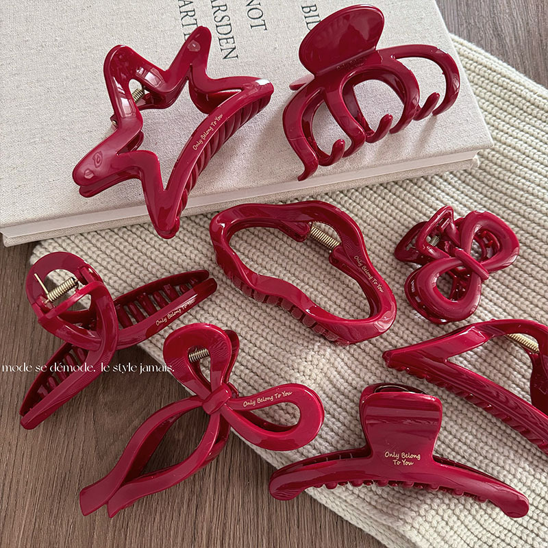 새해용 레드 컬렉션 대형 그랩 클립 레터 골드 라벨 백 - Resin Art Alphabet 리뷰 및 가격